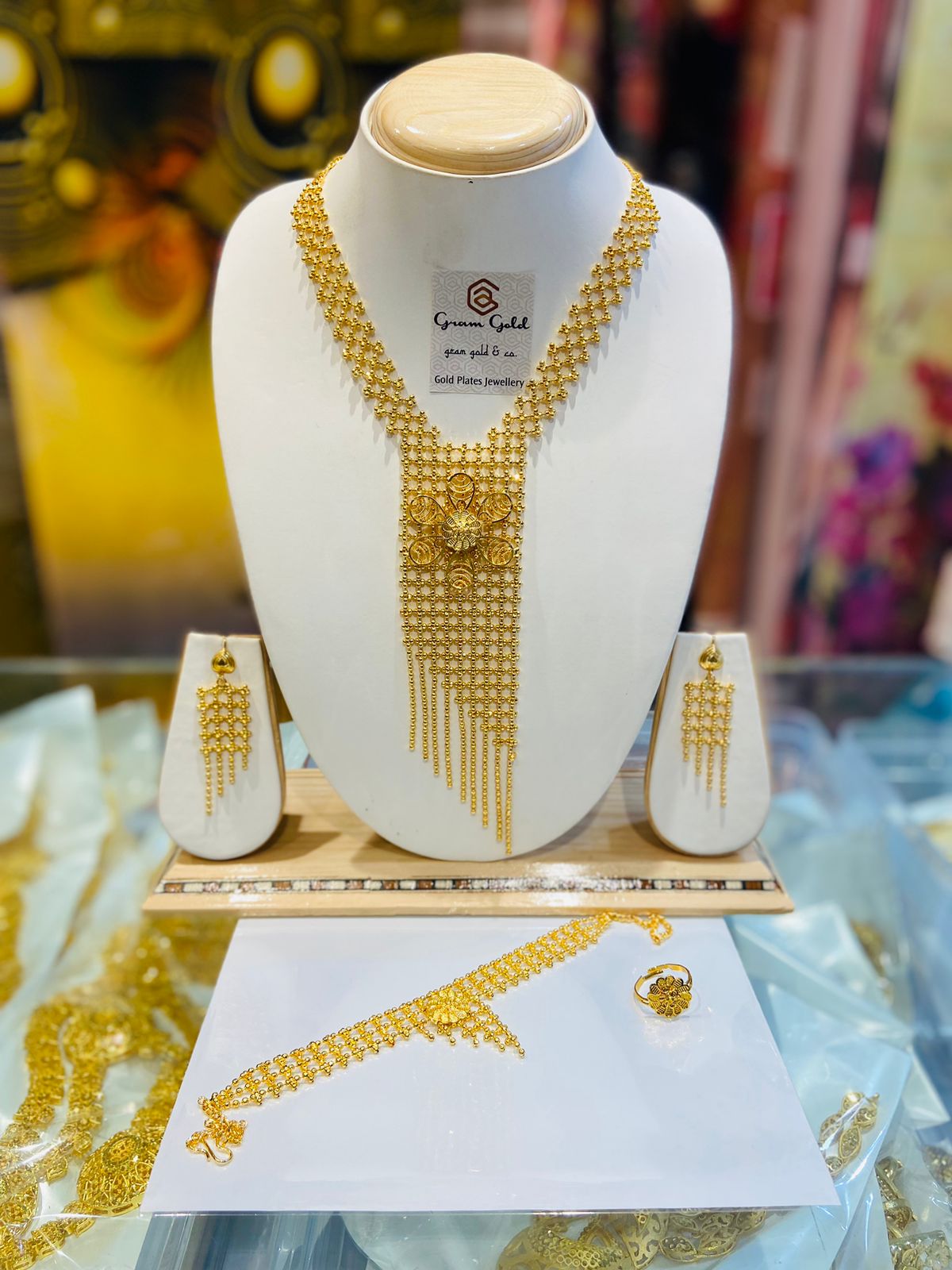 DAINTY DAMSEL HIGH QUALITY GOLD-PLATED NECKLACE & EARRINGS