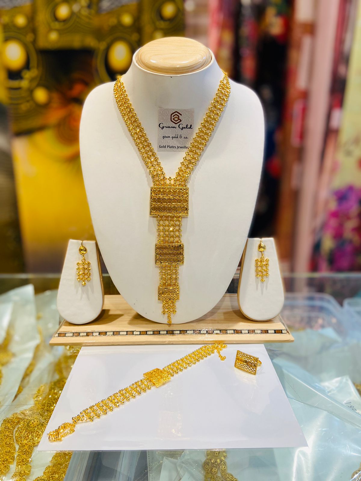 DAINTY DAMSEL HIGH QUALITY GOLD-PLATED NECKLACE & EARRINGS